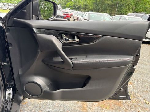 Used 2019 Nissan Rogue SL w/ Premium Package AWD/4WD image 10