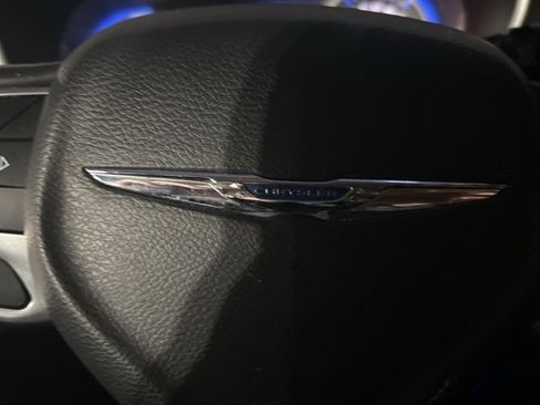 Used 2018 Chrysler Pacifica Touring-L Plus image 15