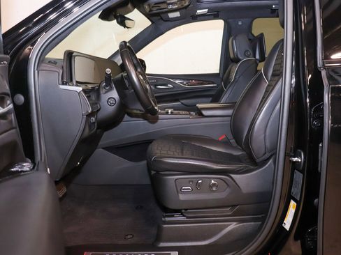 Used 2022 Cadillac Escalade ESV Sport Platinum w/ LPO, ONYX Package image 11