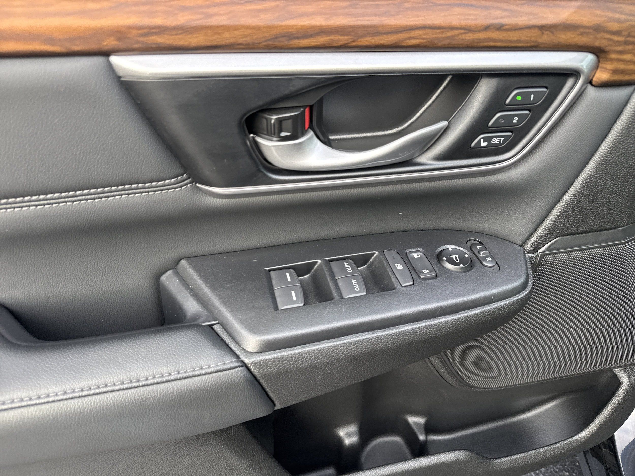Used 2022 Honda CR-V Touring image 7