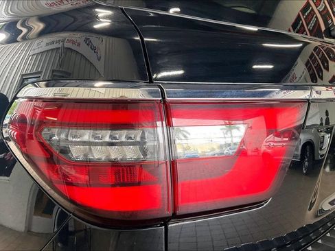 Used 2024 Nissan Armada SV AWD/4WD image 17