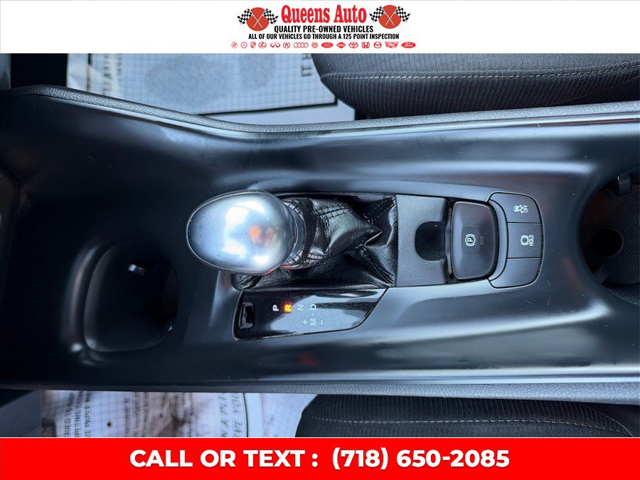Used 2018 Toyota C-HR XLE FWD image 16