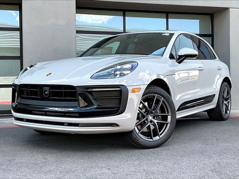Certified 2025 Porsche Macan Turbo image 1