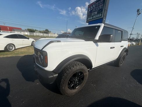 Used 2024 Ford Bronco Black Diamond AWD/4WD image 8