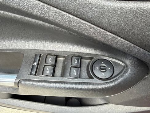 Used 2014 Ford Escape SE FWD image 12