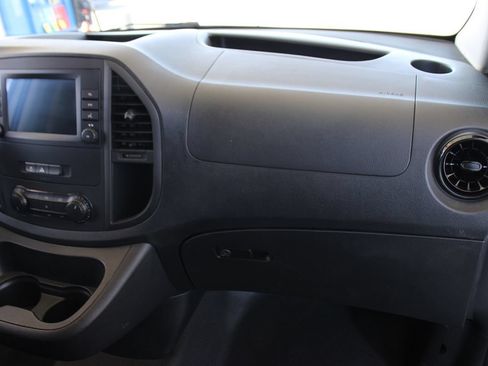 Used 2022 Mercedes-Benz Metris image 11