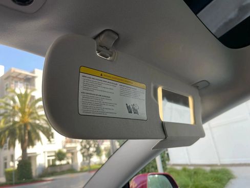 Used 2019 Tesla Model 3 Standard Range Plus image 30