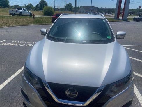 Certified 2022 Nissan Rogue Sport SV w/ Technology Package AWD/4WD image 2