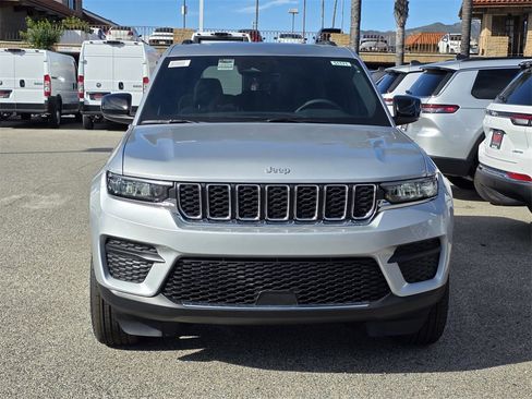 New 2025 Jeep Grand Cherokee Laredo X image 2