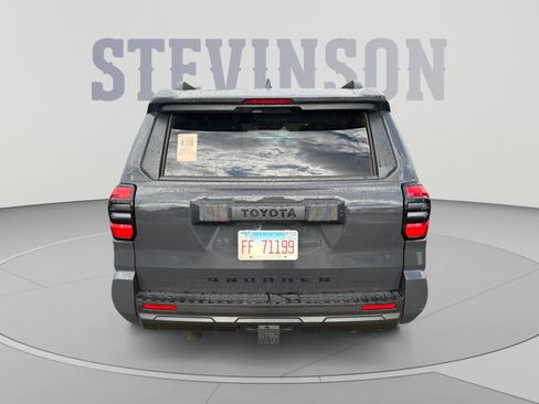 Used 2025 Toyota 4Runner SR5 AWD/4WD image 4