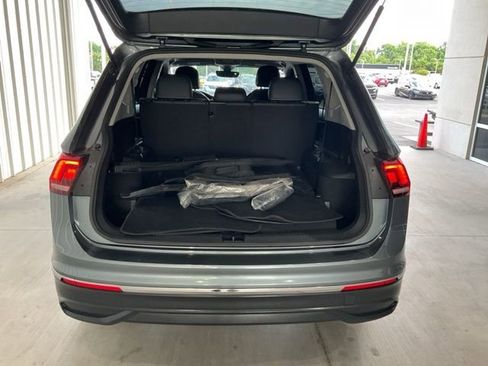 Used 2023 Volkswagen Tiguan SE FWD image 16