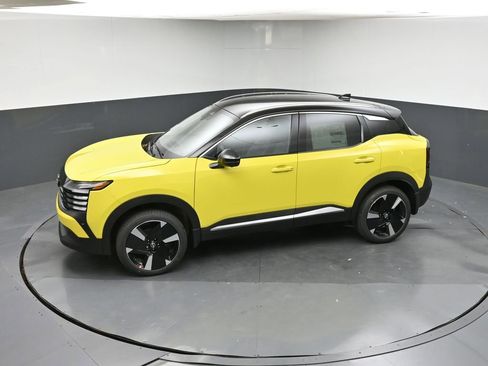 New 2026 Nissan Kicks SR image 31