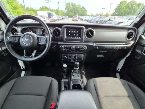 Used 2023 Jeep Wrangler Unlimited Sport AWD/4WD image 16