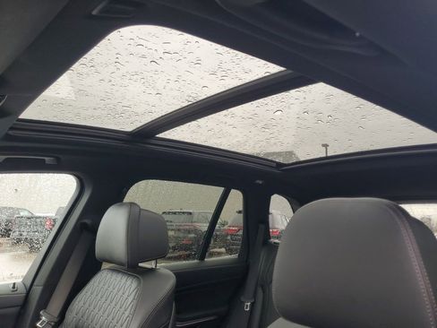 Used 2025 BMW X5 xDrive50e image 25