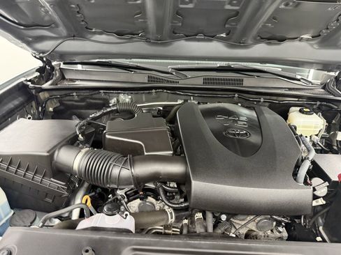 Certified 2023 Toyota Tacoma TRD Off-Road image 37