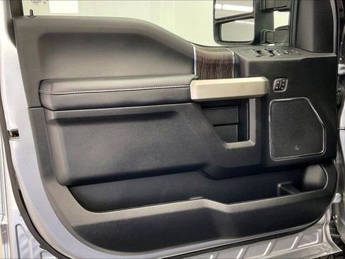 Used 2020 Ford F250 Lariat image 24