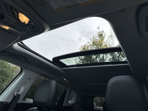 Used 2020 Jeep Compass Latitude image 32