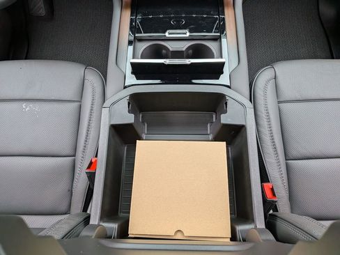 New 2026 GMC Yukon XL Denali w/ Denali Reserve Package image 33