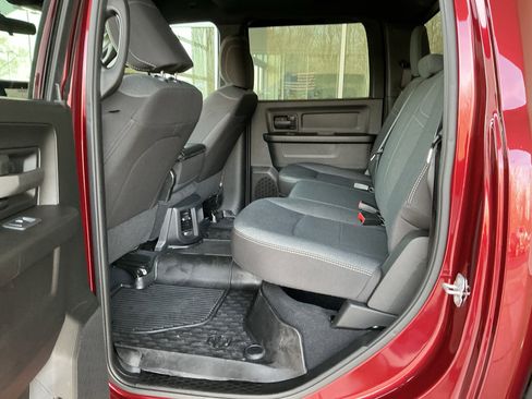 Used 2024 RAM 2500 Tradesman w/ Chrome Appearance Group image 18