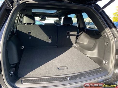 New 2025 Jeep Grand Cherokee Limited w/ Black Appearance Package image 8