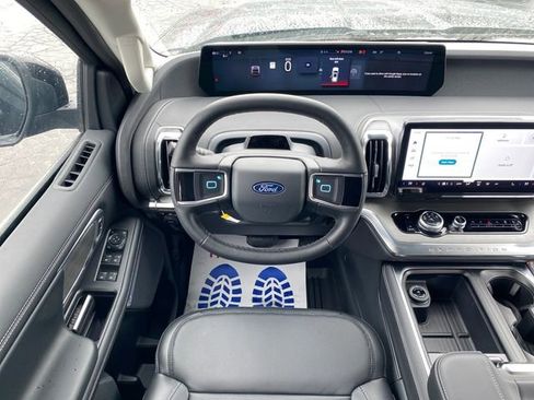 New 2026 Ford Expedition Max Platinum w/ Driver's Package image 21