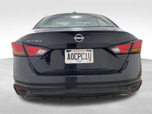 Used 2025 Nissan Altima 2.5 SV image 3