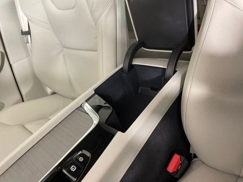 Certified 2024 Volvo XC60 T8 Plus w/ Protection Package image 30