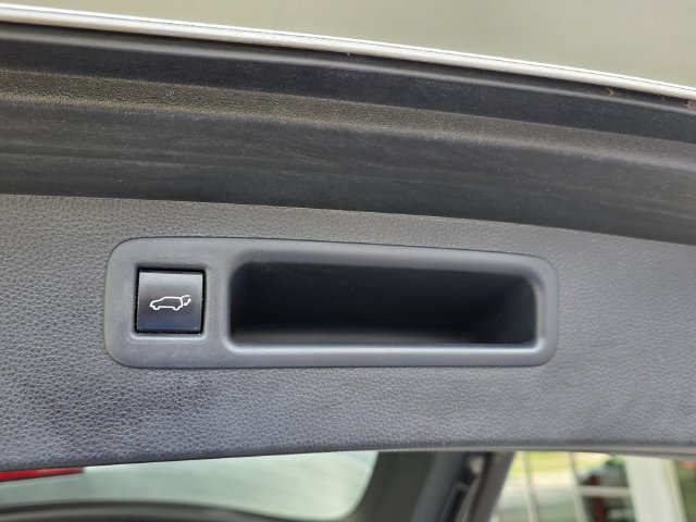 Used 2022 Toyota Highlander XLE FWD image 15