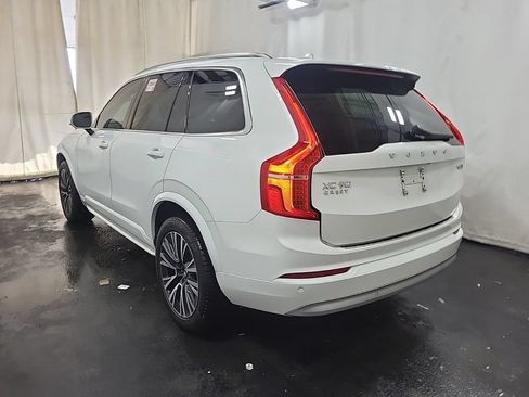 Used 2022 Volvo XC90 T6 Momentum w/ Climate Package AWD/4WD image 2