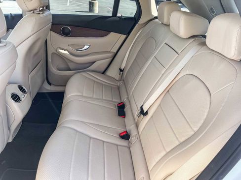 Used 2022 Mercedes-Benz GLC 300 image 17