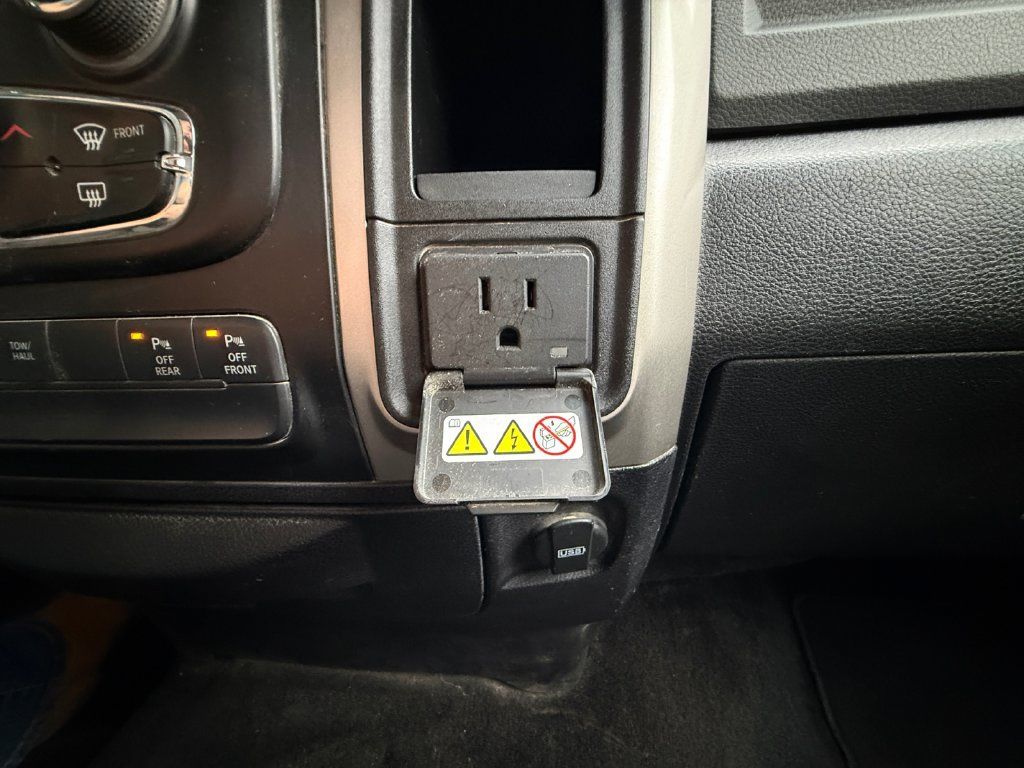 Used 2016 RAM 1500 Big Horn AWD/4WD image 32