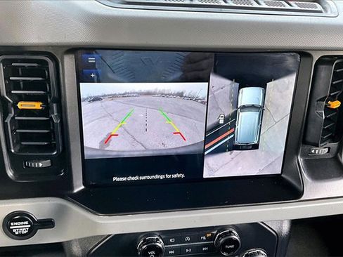 Used 2023 Ford Bronco Badlands image 14