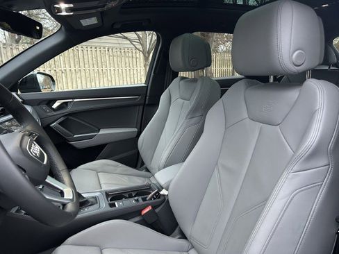 Certified 2025 Audi Q3 2.0T Premium w/ Convenience Package image 19