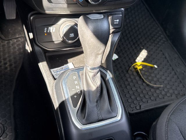 Used 2019 Jeep Renegade Altitude w/ Quick Order Package 2XM AWD/4WD image 38