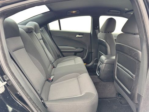 Used 2018 Dodge Charger SXT image 19