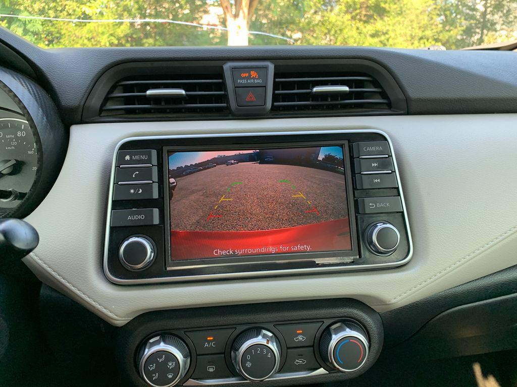 Used 2022 Nissan Versa SV FWD image 19
