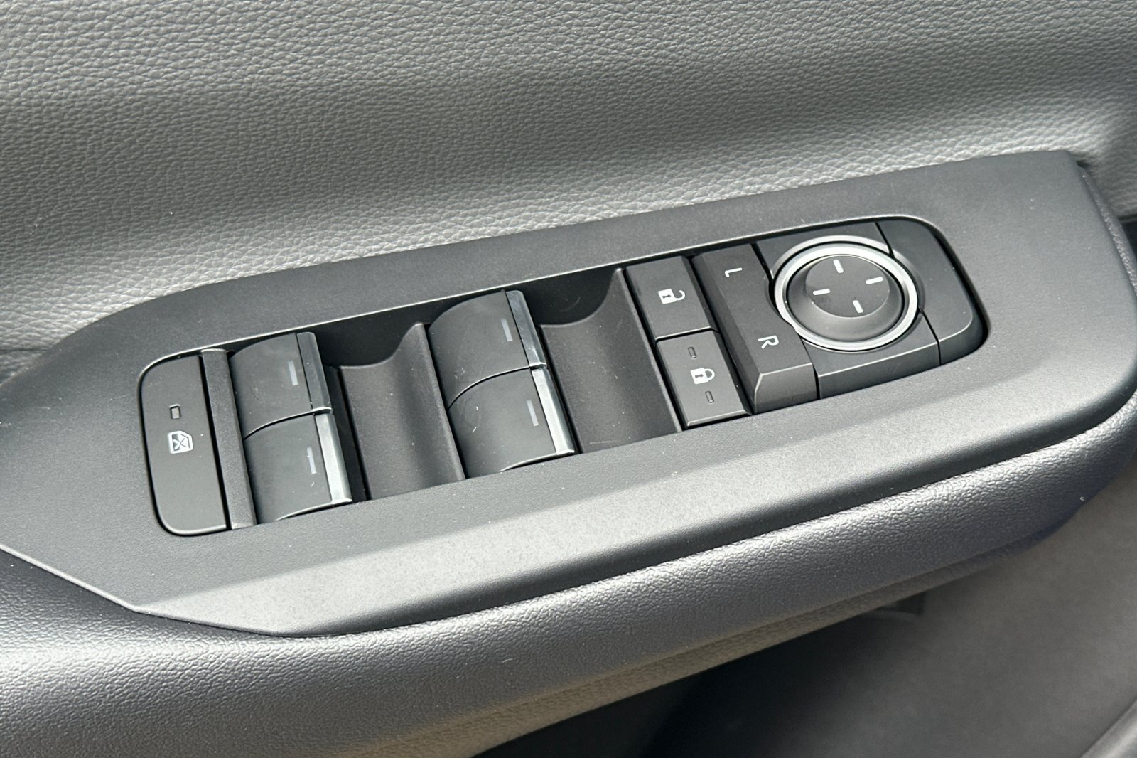 New 2027 Toyota Prius Limited FWD image 12