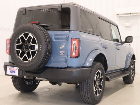 New 2025 Ford Bronco Outer Banks image 8