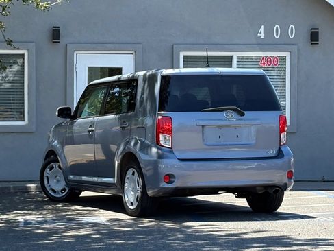 Used 2012 Scion xB FWD image 7