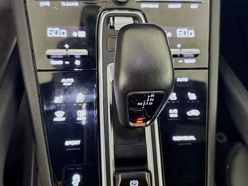 Used 2023 Porsche Cayenne AWD/4WD image 18