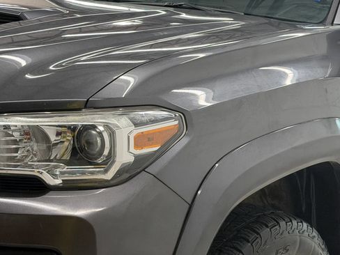 Used 2020 Toyota Tacoma TRD Sport AWD/4WD image 4