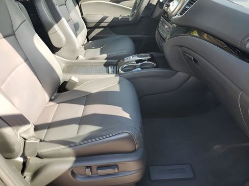 Used 2022 Honda Pilot Touring image 16