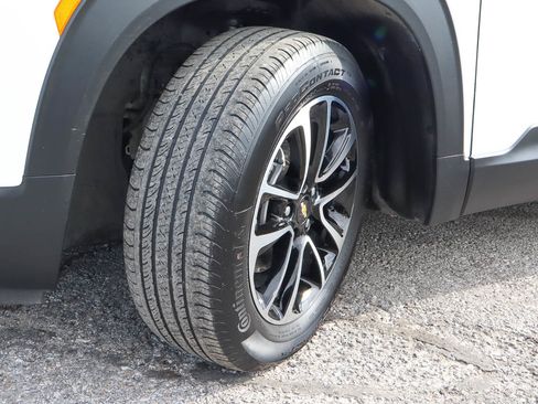 Used 2025 Chevrolet TrailBlazer LT FWD image 17