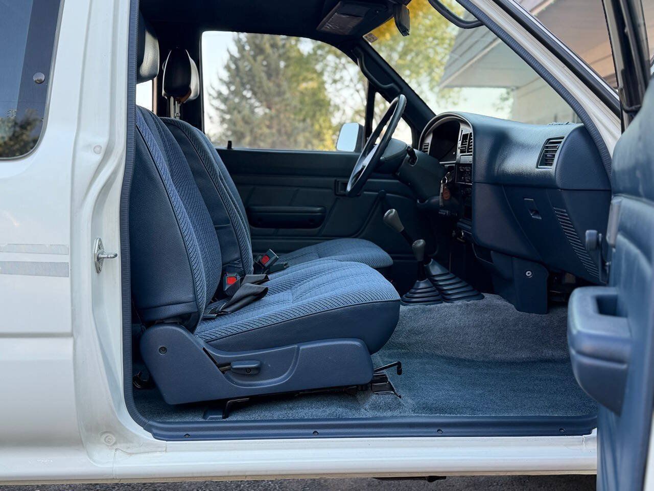 Used 1992 Toyota Pickup Deluxe AWD/4WD image 46