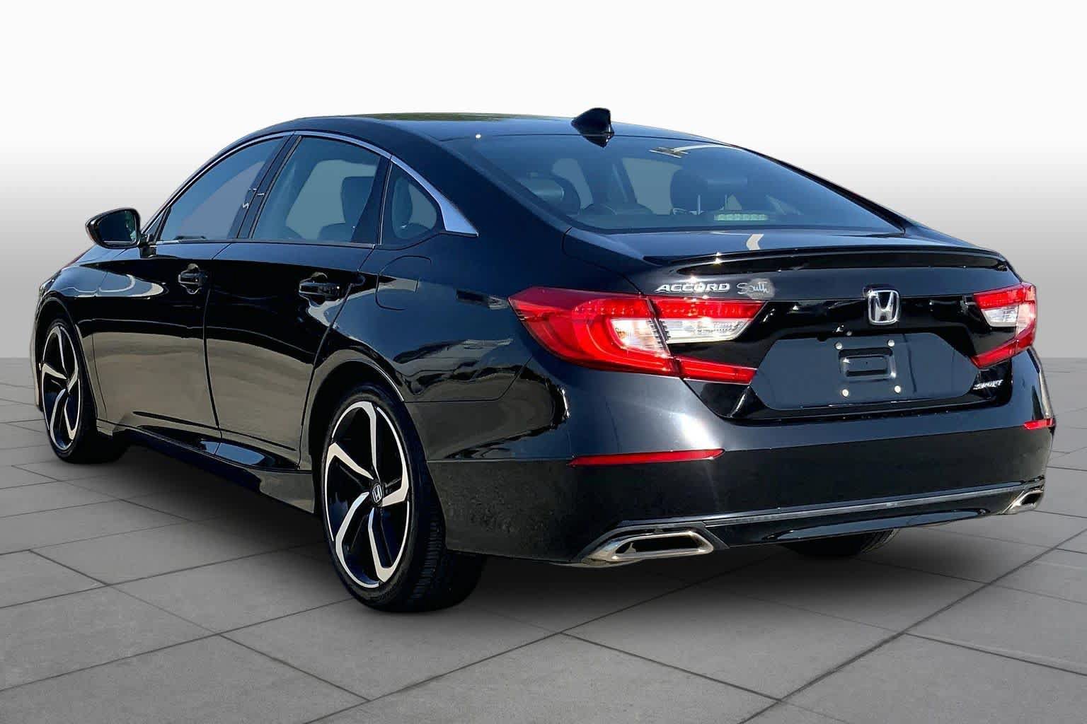 Used 2018 Honda Accord Sport image 12