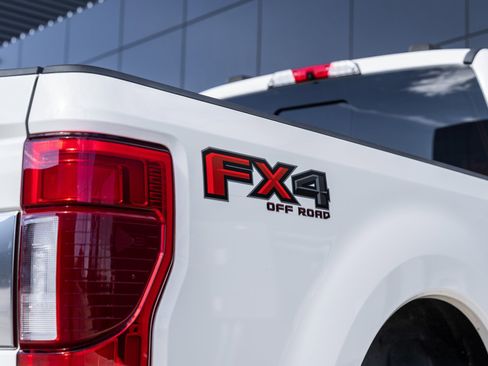 Used 2020 Ford F250 Platinum w/ FX4 Off-Road Package image 15