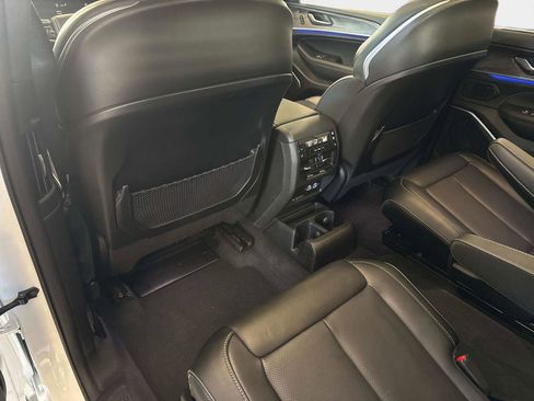 Used 2025 Jeep Grand Cherokee L Overland w/ Luxury Tech Group IV image 14