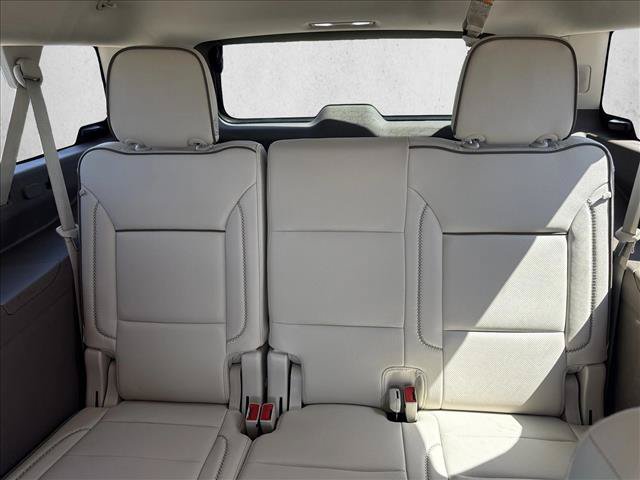 Used 2024 GMC Yukon XL Denali w/ Advanced Technology Package AWD/4WD image 19