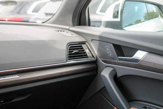 Used 2024 Audi Q5 2.0T Premium w/ Convenience Package AWD/4WD image 29