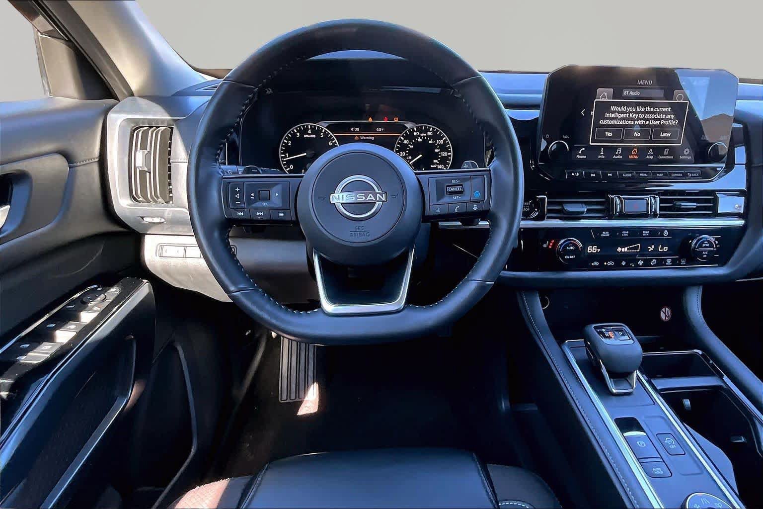 Used 2025 Nissan Pathfinder SL AWD/4WD image 6